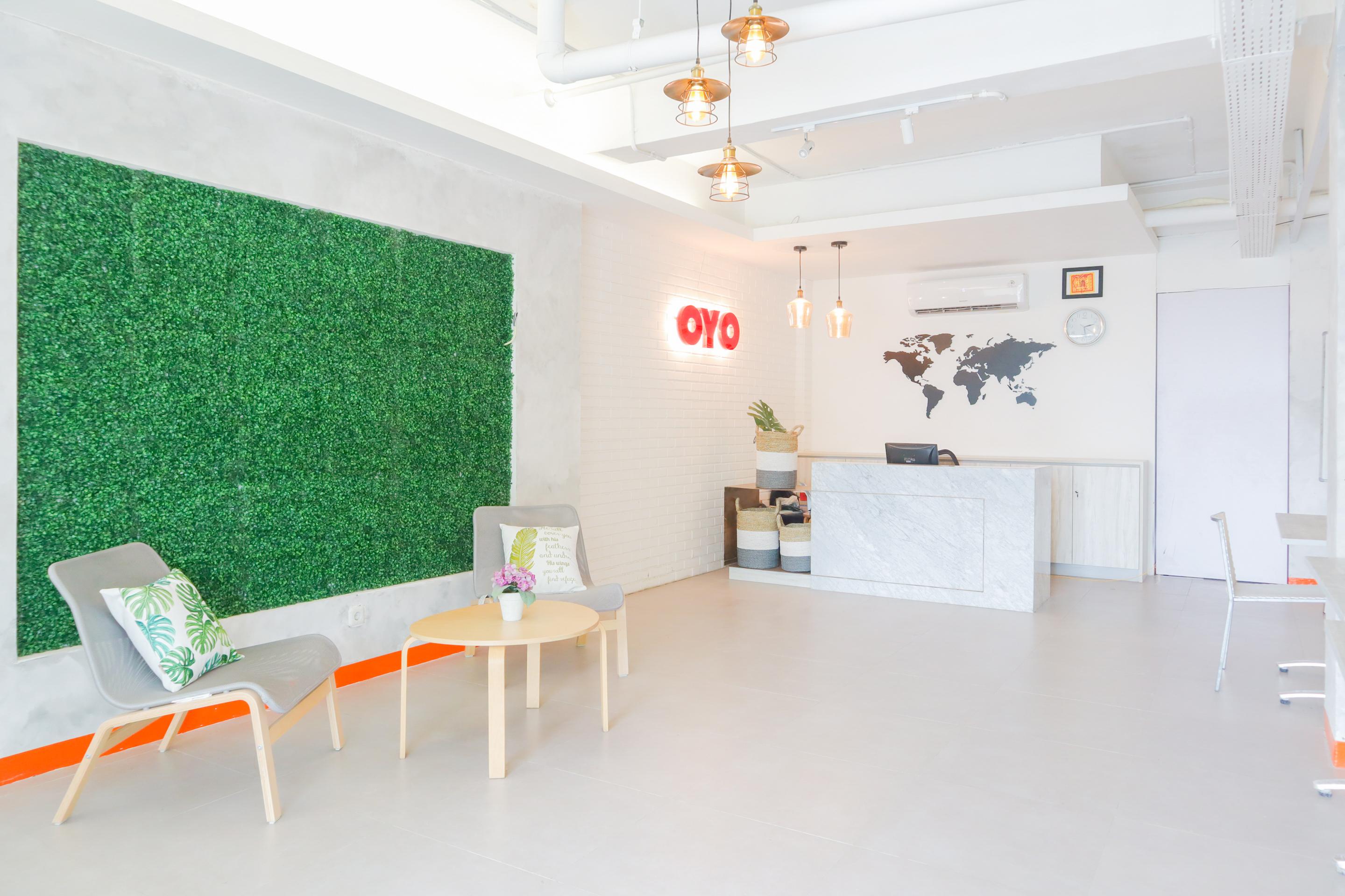 Capital O 281 Hotelo Jakarta Exterior photo